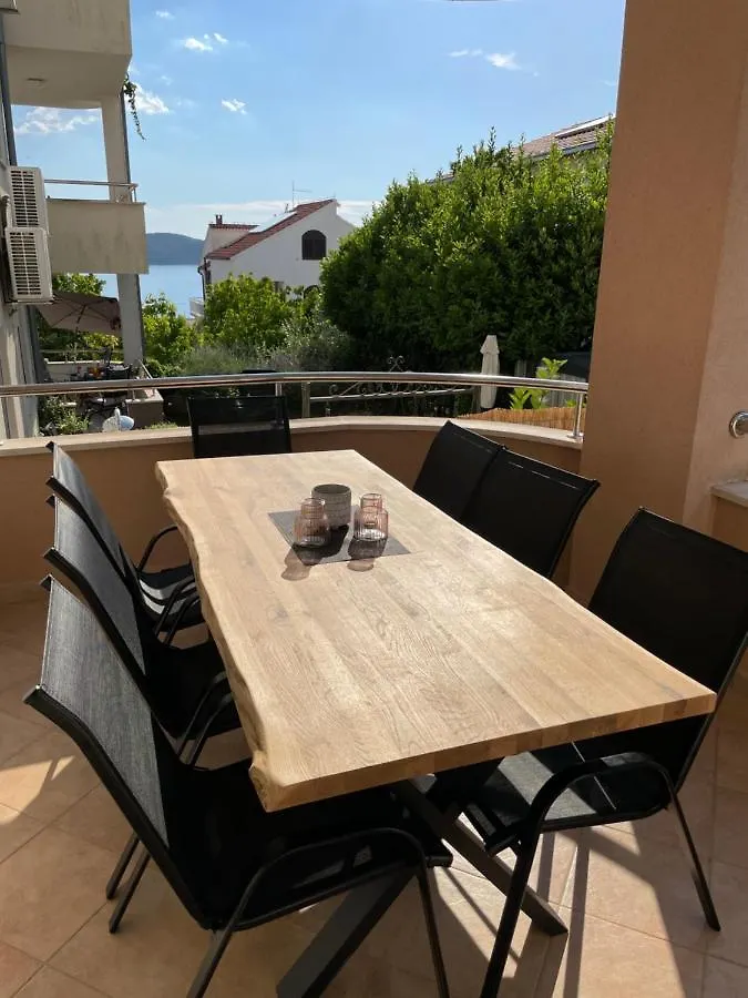 Apartment Room5 Fuer Familien&Freunde, Strandnaehe, Meerblick Trogir